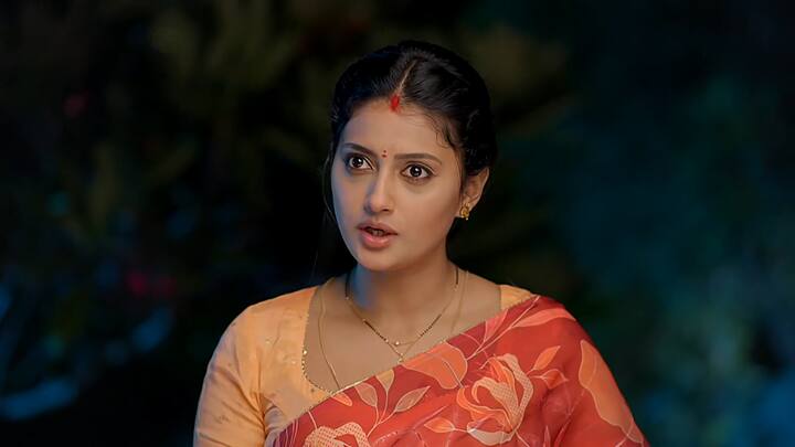 నా కొడుకుని ఎలా దారిలోకి తెచ్చుకోవాలో నాకు తెలుసు అని మహదేవయ్య అంటే..అది అంత తేలికాదు కాబోయే ఎమ్మెల్యే గారు అని ఝలక్ ఇస్తుంది.