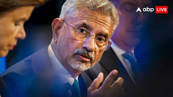 खास बात यह है कि सीपीईसी प्रोजेक्ट को लेकर भारत हमेशा से ही कड़ा रुख अपनाता रहा है. चिंता यह है कि यह प्रोजेक्ट पाकिस्तान के कब्जे वाले कश्मीर से होकर गुजरती है. यह भारत का अभिन्न हिस्सा है और इसे चीन और पाकिस्तान नहीं मानता. यही कारण है कि वहां से सीपीसी कॉरिडोर बनाया जा रहा है.