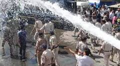 बीना विधायक निर्मला सप्रे बीजेपी में हैं या कांग्रेस में? पार्टी का झंडा लगाने पहुंचे कार्यकर्ताओं को पुलिस ने खदेड़ा