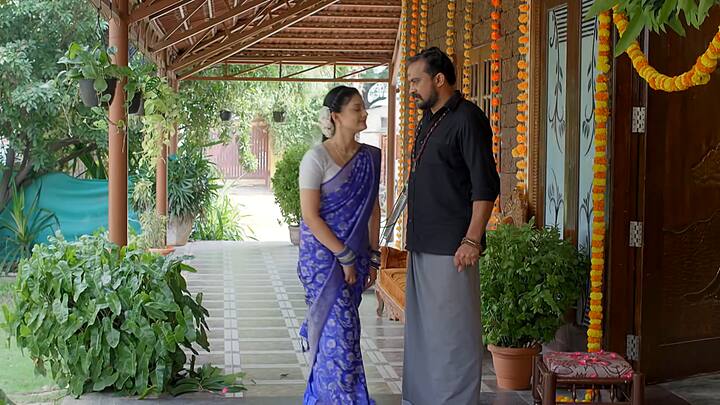 నువ్వు గొడవలు పెడదాం అనుకున్నా కుదరనివ్వను అంటాడు మహదేవయ్య..మీ బాణాన్ని మీపైకే ఎక్కుపెడతా హ్యాపీ దసరా అనేసి ఇంట్లోకి వెళ్లిపోతుంది సత్య