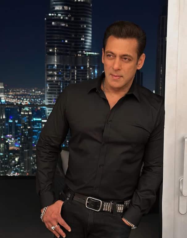 सलमान खान हमेशा क्यों पहने रहते हैं फिरोजा स्टोन ब्रेसलेट? जानें- क्या है गहरा राज 9 इनके अलावा भी सलमान खान के पास कई शानदार प्रोजेक्ट्स हैं.