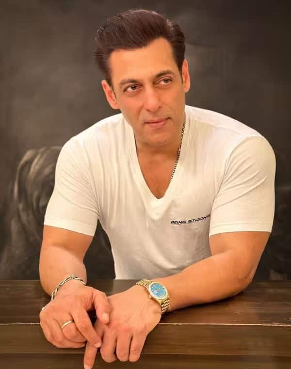 इसी वीडियो में सलमान खान ने अपने आइकॉनिक ब्रेसलेट की भी जानकारी दी है. अभिनेता ने कहा,