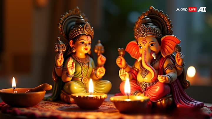 Instead of purchasing a combined idol of Lakshmi and Ganesha, you should buy separate idols. That is, in which there are separate idols of Mother Lakshmi and Lord Ganesha.