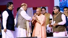 Election 2024: उपचुनाव से पहले सियासी संदेश दे गए सीएम योगी, वायरल हो रही तस्वीरें