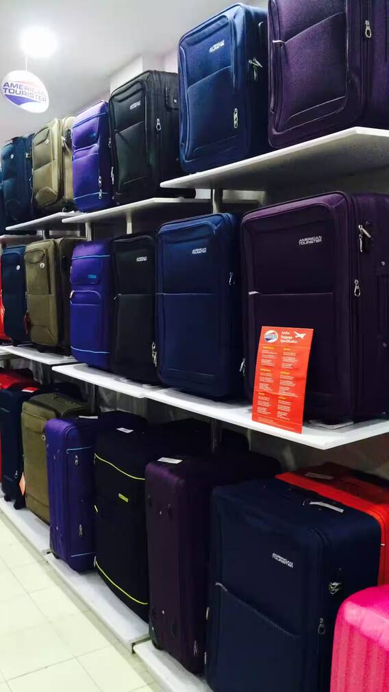 हनीमून की पैकिंग के लिए सस्ते ट्रॉली बैग दिल्ली की इस मार्केट से खरीदें