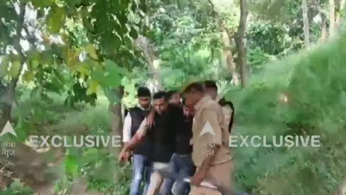 Bahraich Encounter का एक और वीडियो आया सामने, पुलिस वालों के कंधे पर टंगे दिखे आरोपी