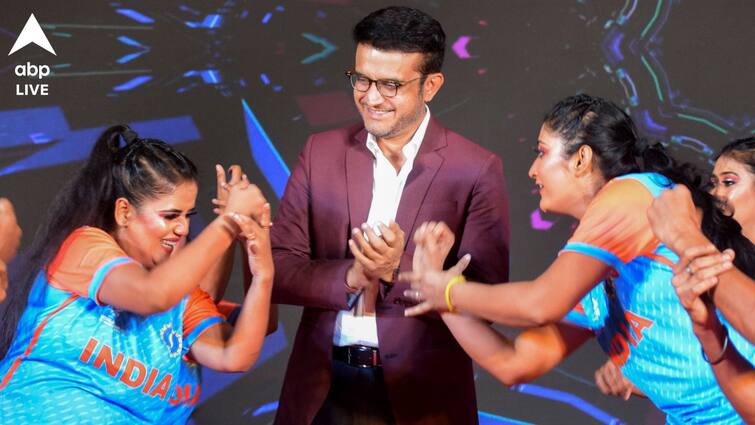 IPL 2025 JSW and Sourav Ganguly not to be part of Delhi Capitals mens team will look after only WPL Sourav Ganguly Removed: সরিয়ে দেওয়া হল সৌরভকে? দিল্লি ক্যাপিটালসের কোচ ও ডিরেক্টর হিসাবে দায়িত্বে কারা?