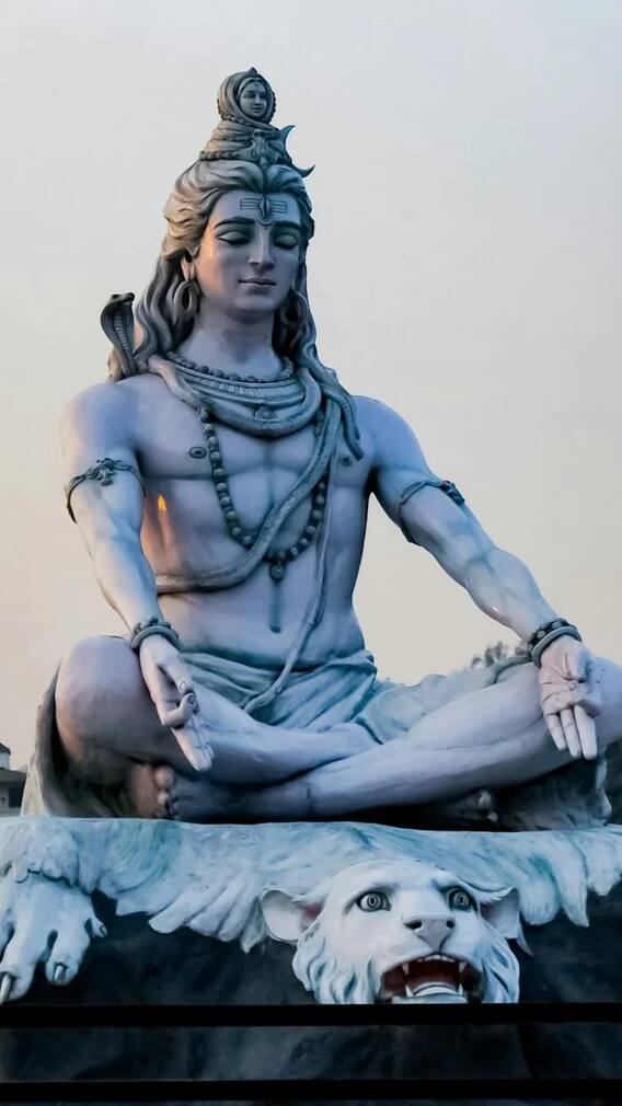 भारत से बाहर किस देश में हैं शिव के सबसे बड़े मंदिर