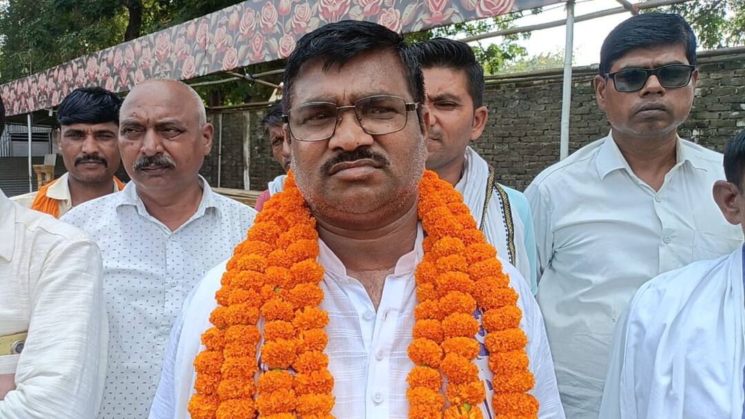 UP By Election 2024 Phoolpur BSP Candidate Attacked on BJP And Samajwadi Party ann फूलपुर उपचुनाव: मायावती ने पुराने नेता पर लगाया दांव, जानिए क्या बोले BSP प्रत्याशी