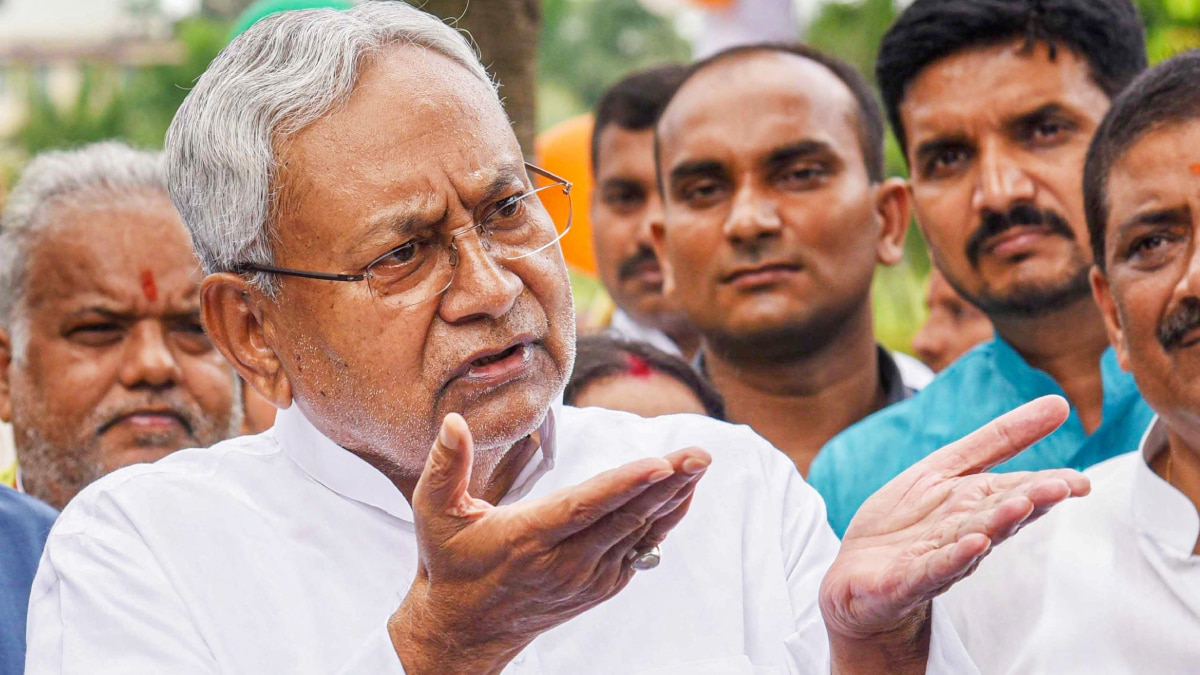 CM Nitish Kumar's Govt Car Found Flouting Traffic Rules In Bihar, Second Time This Year