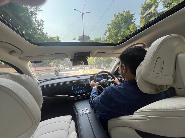 गाड़ी में दिए जाने वाले स्पेयर टायर को बूट-स्पेस के भी नीचे रखा गया है, जिससे कार में और भी ज्यादा जगह हो गई है. इस गाड़ी में सेफ्टी के लिए 8 एयरबैग्स दिए गए हैं. साथ ही लेवल 2 ADAS को भी कुछ बदलाव करके इस मॉडल में दिया गया है.