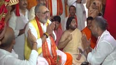 गिरिराज सिंह की यात्रा से चढ़ा सियासी तापमान, मंदिर में की पूजा, समर्थकों का हुआ जुटान