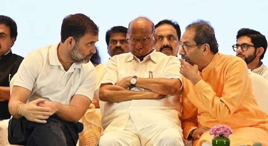 Maharashtra Assembly Elections 2024 Congress should leave more seats to Shiv Sena Thackeray group in Mahavikas Aghadi Thackeray group s demand to Congress High Command मविआत काँग्रेसने शिवसेना ठाकरे गटाला अधिकच्या जागा सोडाव्यात; ठाकरे गटाची काँग्रेसच्या हायकमांडकडे मागणी