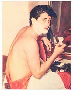 एक दिन में 100 सिगरेट पी जाता था बॉलीवुड का सबसे हैंडसम हीरो, फेफड़े हुए खराब, किडनी फेल्योर से गई जान