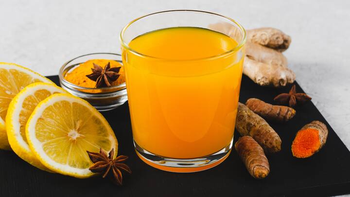 3. Turmeric Tea: Turmeric contains curcumin, which has powerful anti-inflammatory and antioxidant effects. Turmeric tea improves overall health and helps fight infections by strengthening the immune system. (Image Source: Canva)