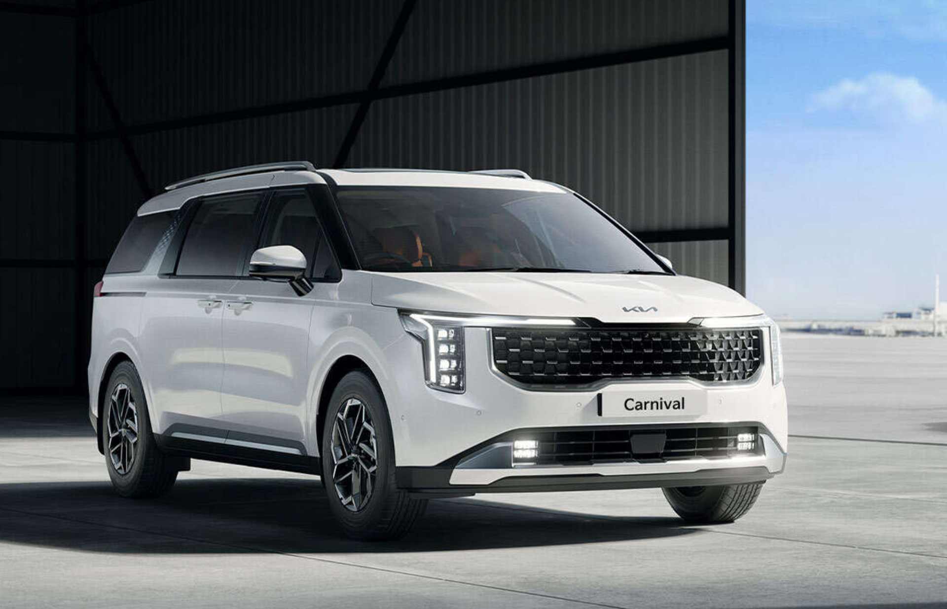 पुराने मॉडल से दोगुने दाम में भारत आई नई Kia Carnival, माइलेज से लेकर कीमत तक जानें सबकुछ