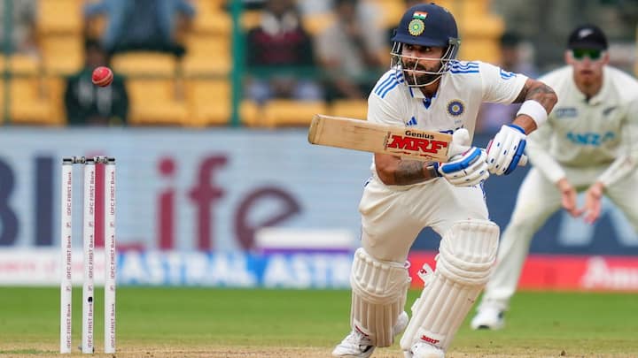 টেস্টে অস্ট্রেলিয়ার বিরুদ্ধে সবচেয়ে বেশি রান করেছেন কোহলি। ২৫টি টেস্টের ৪৪ ইনিংসে করেছেন ২০৪২ রান। রয়েছে ৮ সেঞ্চুরি।