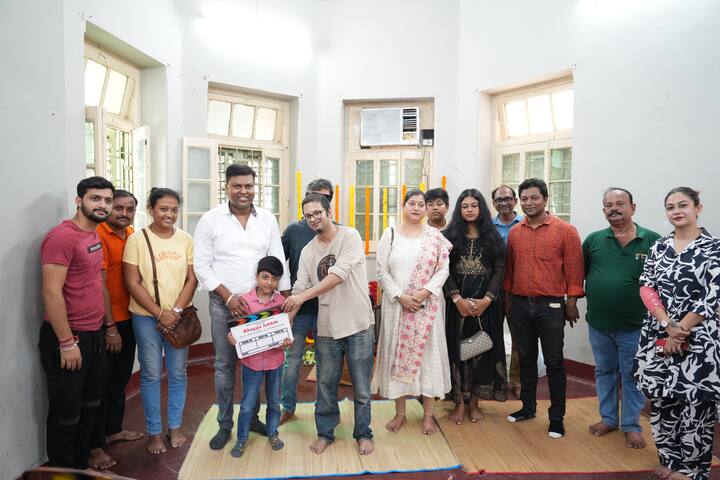 এই ছবি নিয়ে পরিচালক বলছেন, 'এক সাদামাটা দম্পতি যদি একটি মৃত্যু রহস্যে জড়িয়ে পড়ে তখন তাঁদের কী পরিস্থিতি হয় সেটাই ছবিতে তুলে ধরতে চেয়েছিলাম। ভাগ্যলক্ষ্মী কিছুটা বাস্তবের ছবি তুলে ধরছে আর কিছুটা কাল্পনিক গল্প বলবে।'