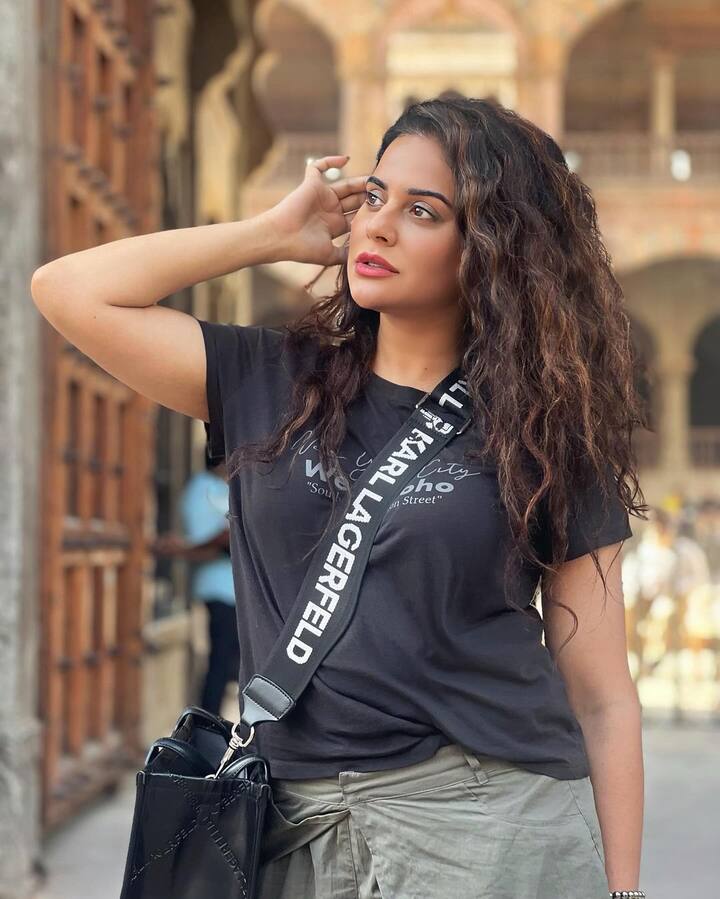 बता दें कि अरफीन खान और उनकी पत्नी सारा एक्टर ऋतिक रोशन के लाइफ कोच हैं. जो इन दिनों बिग बॉस 18 में हैं.