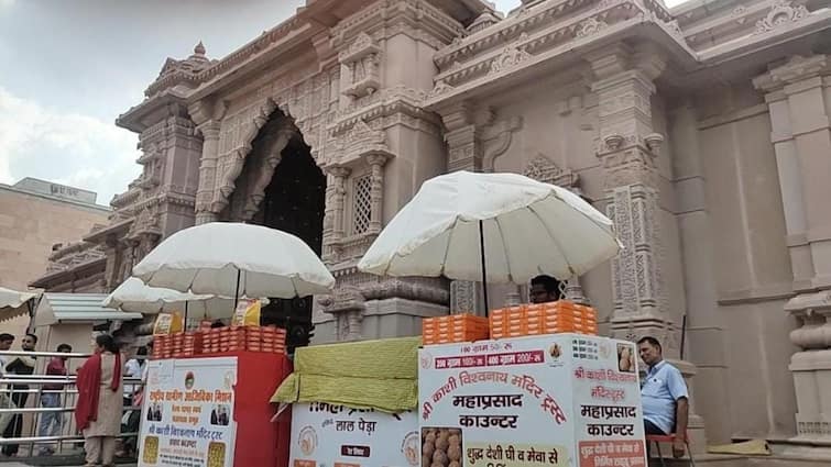 Kashi Vishwanath Temple Prasad New Rate List Released Easy darshan fee reduced for devotees ANN काशी विश्वनाथ मंदिर प्रसाद की नई रेट लिस्ट जारी, श्रद्धालुओं के लिए सुलभ दर्शन शुल्क भी हुआ कम