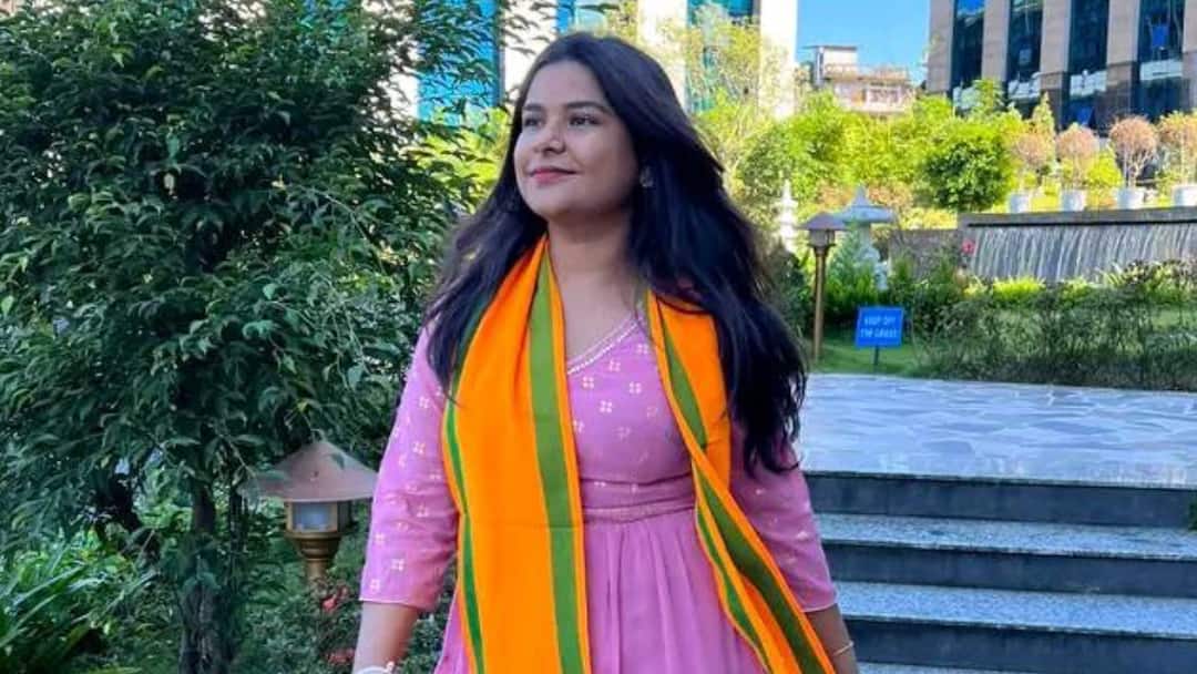 यूपी पिछड़ा वर्ग आयोग की सदस्य के खिलाफ अभद्र टिप्पणी, सपा समर्थक पर FIR BJP leader Richa Rajput lodged FIR against surya samajwadi in indecent comment case यूपी पिछड़ा वर्ग आयोग की सदस्य के खिलाफ अभद्र टिप्पणी, सपा समर्थक पर FIR