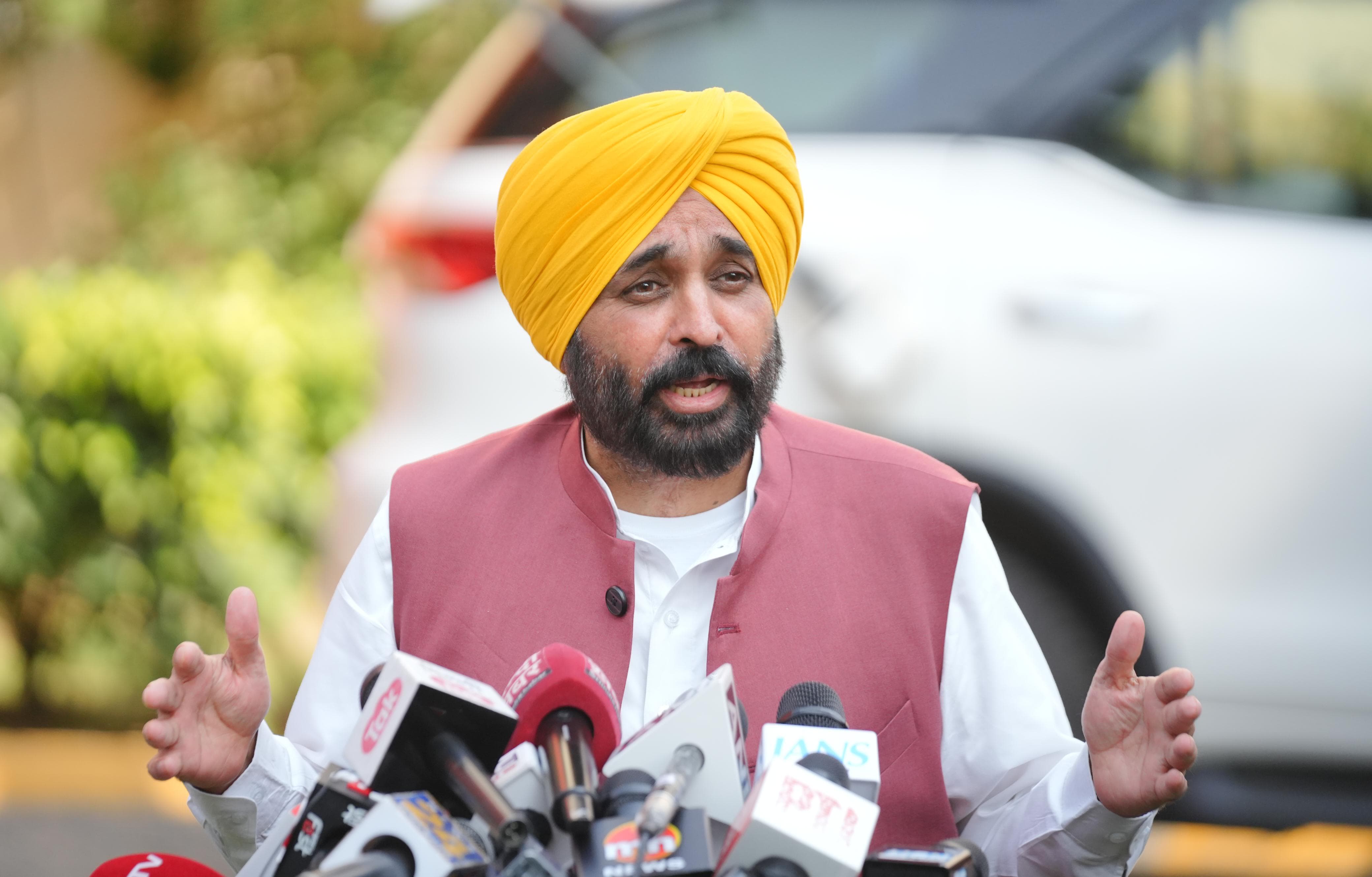 Punjab CM Bhagwant Mann Flags Off First Batch Of 72 Primary Teachers For Finland Training Initiative