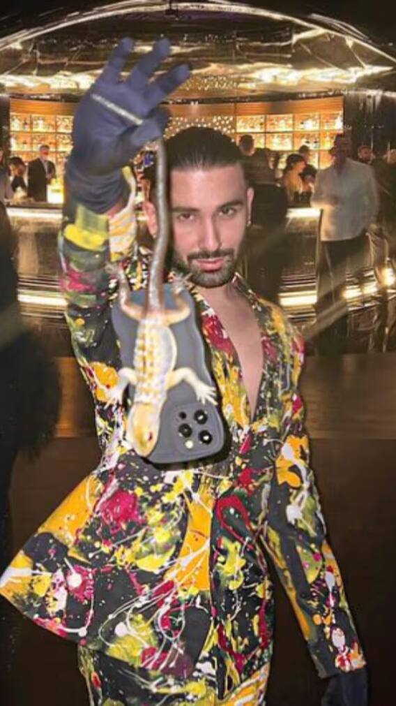 ओरी के इन फोन कवर्स ने फैंस को किया क्रेजी!