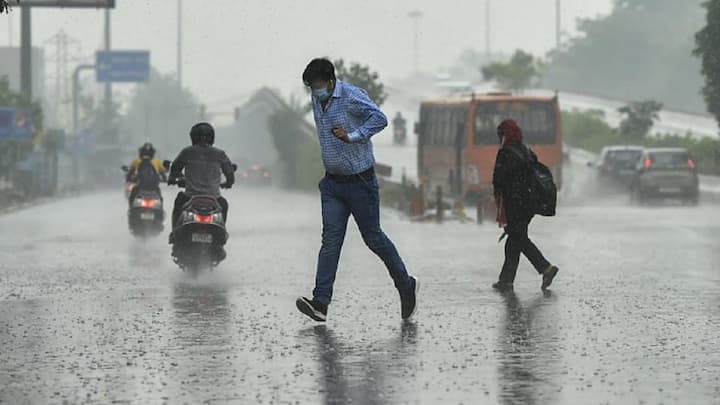 The Meteorological Department has issued a yellow alert of thunderstorm in all the districts of Tamil Nadu. According to the Meteorological Department report, there may be light rain here.