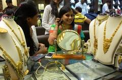 Dhanteras 2024: ધનતેરસ પર કેમ ખરીદવામાં આવે છે ગોલ્ડ? જાણો તેના મોટા ફાયદાઓ