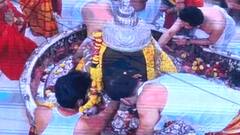 एमपी: सीएम एकनाथ शिंदे के बेटे ने तोड़े महाकाल मंदिर के नियम, बिना अनुमति के परिवार संग गर्भगृह में की पूजा