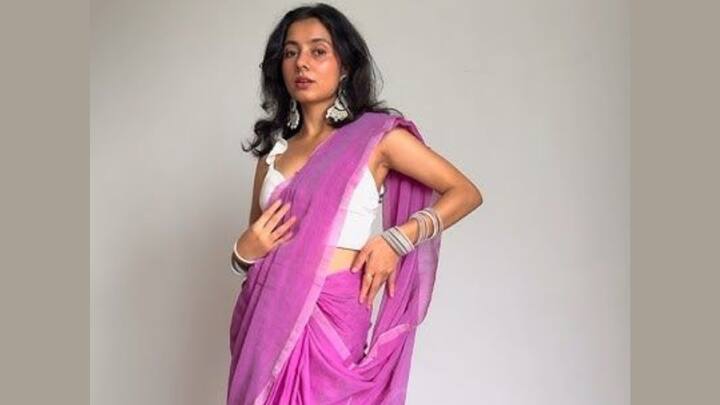2. Infinity Pallu Draping: The infinity drape creates a never-ending look for the pallu, adding a modern twist to the saree. (Image source: Pinterest)