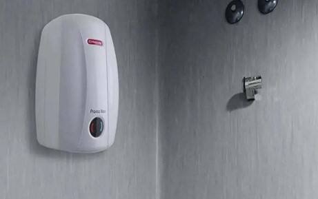 ગીઝર ખરીદતી વખતે બ્રાન્ડનું ખાસ ધ્યાન રાખો. વિશ્વાસપાત્ર અને સારી કંપનીમાંથી જ ગીઝર ખરીદવાનો પ્રયાસ કરો. ઘણી વખત સસ્તા ગીઝર ખરીદવાથી કોઈને સમસ્યાનો સામનો કરવો પડી શકે છે.