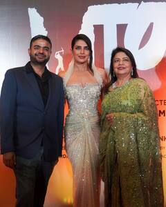 कभी देखा समुद्र का नजारा...तो कभी सहेलियों संग की मस्ती, प्रियंका चोपड़ा ने शेयर की मुंबई ट्रिप की खूबसूरत पल