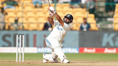 IND vs NZ 1st Test Rishabh Pant 99 runs out indian fans shocked IND vs NZ Test: அடக்கடவுளே! 99 ரன்னில் அவுட்டான ரிஷப் பண்ட்! சோகத்தில் மூழ்கிய இந்திய ரசிகர்கள்!