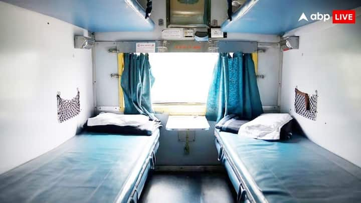 Railway Rules For Lower Berth Booking: भारतीय रेलवे में लोअर बर्थ की टिकट बुक करने के लिए नियम. एडवांस बुकिंग में बदलाव होने के बाद अब लोअर बर्थ बुकिंग में हुआ है बदलाव. चलिए बताते हैं.