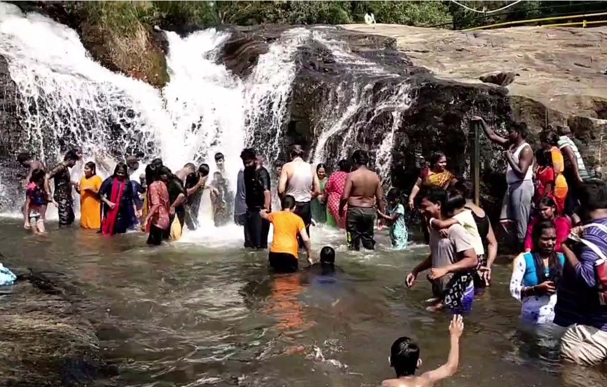 கும்பக்கரை அருவியில் 7 நாட்களுக்குப் பின்பு சுற்றுலா பயணிகள் குளிக்க அனுமதி