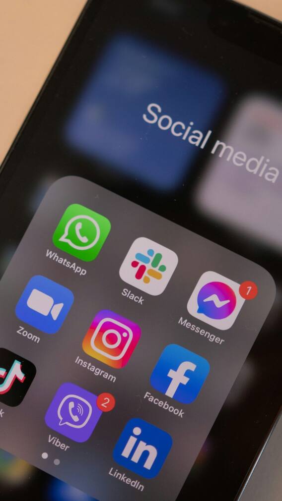 मरने के बाद Social Media अकाउंट का क्या होता है?