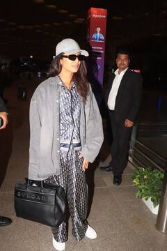 'पाणी' की स्क्रीनिंग के बाद अमेरिका लौटीं Priyanka Chopra, कॉर्सेट-कैप में दिए एयरपोर्ट पर पोज, देखें तस्वीरें