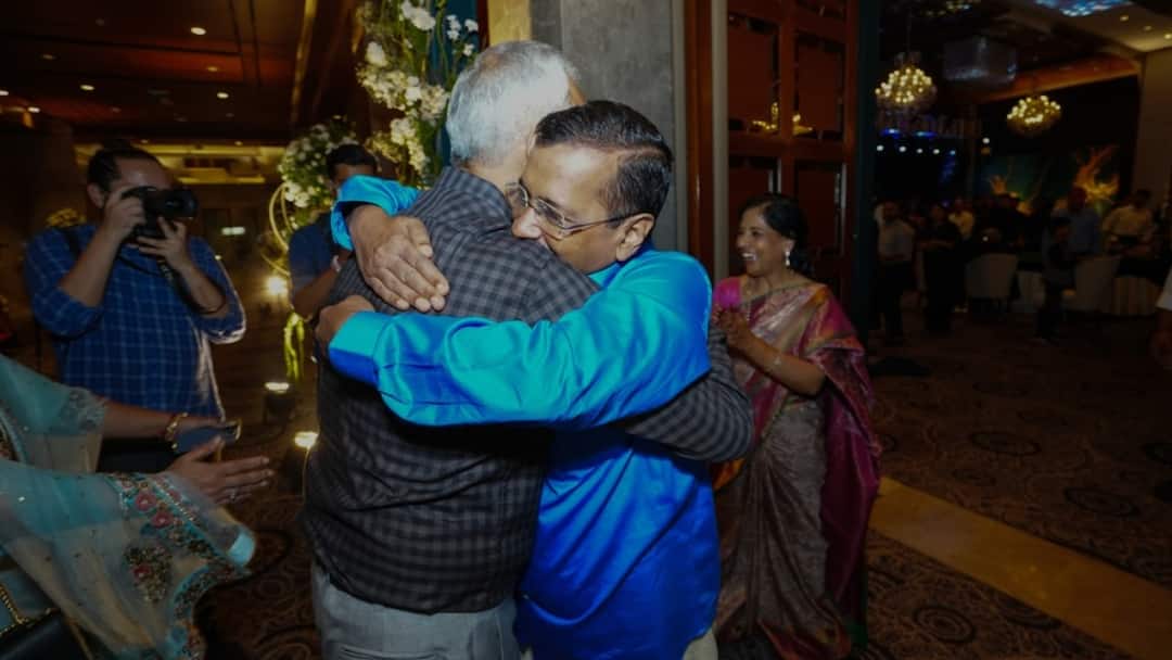 Delhi: Satyendar Jain Gets Big Hug From Arvind Kejriwal After Release From Jail — Pics Delhi: Satyendar Jain Gets Big Hug From Arvind Kejriwal After Release From Jail — Pics
