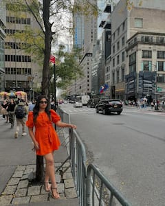 Game Changer Anjali: న్యూయార్క్ నగరంలో గేమ్ ఛేంజర్ బ్యూటీ - ఆరెంజ్ డ్రెస్ లో తెలుగమ్మాయ్ స్టైలిష్ లుక్!