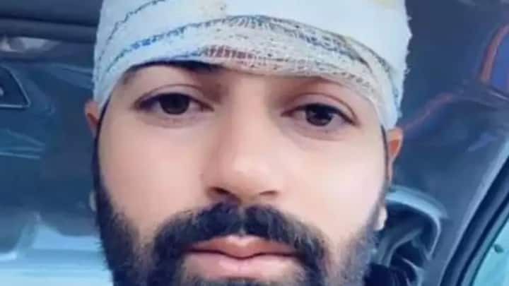 अफगान क्रिकेटर अफसर जजई भी साल 2020 में एक कार दुर्घटना का शिकार हुए थे। इस दुर्घटना में जजई गंभीर रूप से घायल हो गए थे। चोट इतनी गंभीर थी कि ऑफिसर जजई का करियर खतरे में पड़ गया था, हालांकि ऑफिसर जजई ने हार नहीं मानी और चोट से उबरने के बाद एक बार फिर वापसी की. (फोटो क्रेडिट: सोशल मीडिया)