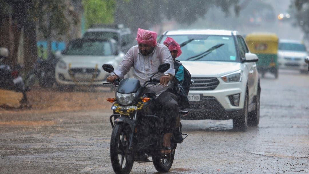 Cyclone Dana Heavy Rains Likely In THESE States Check IMD Forecast Cyclone Dana: Heavy Rains Likely In THESE States; Check IMD Forecast