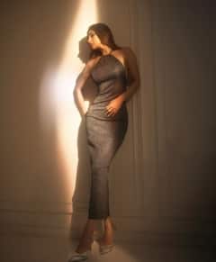 Mouni Roy: મૌની રોયે હોટ આઉટફિટમાં ઈન્ટરનેટનું તાપમાન વધાર્યું, જુઓ તસવીરો