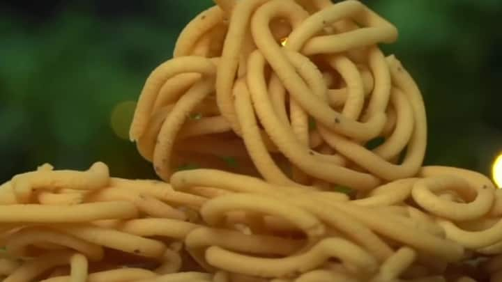 Murukku Recipe: பொட்டுக்கடலை முறுக்கு எப்படி செய்வது என்பதை காணலாம்.