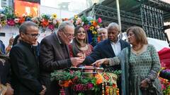 टाइम्स स्क्वायर पर दिखा दिवाली का जश्न, भारतवंशियों संग नजर आए अमेरिकी दोस्त