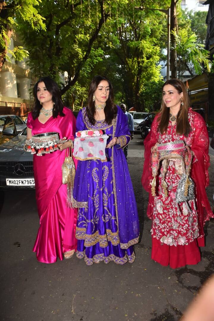 चंकी पांडे की वाइफ भावना, संजय कपूर की वाइफ महीप और एक्ट्रेस नीलम कोठारी पक्की दोस्त हैं. इस लिस्ट में शाहरुख खान की वाइफ गौरी खान का नाम भी शामिल हैं, लेकिन करवा चौथ सेलिब्रेशन में वो शामिल नहीं होती हैं.