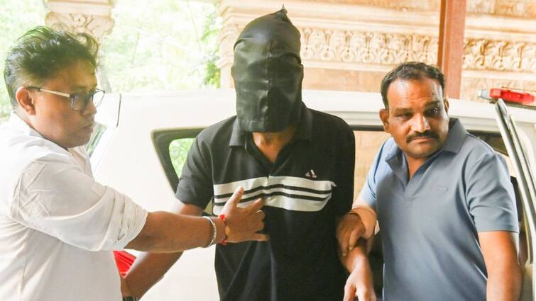 Baba Siddiqui Murder: Mumbai Police Arrests Man For 'Providing Weapon' To Shooters, 10th Arrest So Far Baba Siddiqui Murder: Mumbai Police Arrests Man For 'Providing Weapon' To Shooters, 10th Arrest So Far Baba Siddiqui Murder: Mumbai Police Arrests Man For 'Providing Weapon' To Shooters, 10th Arrest So Far