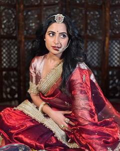 Aishwarya Sharma Stuns In Karwachauth Photoshoot; Check Out Pics