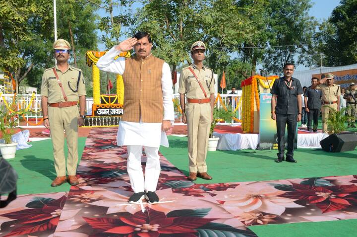 आज से 65 वर्ष पूर्व 21 अक्टूबर 1959 को लद्दाख के बर्फीले क्षेत्र हॉटस्प्रिंग में 16 हजार फीट की ऊंचाई पर चीन की सशस्त्र सेना के साथ मुठभेड़ में केंद्रीय रिजर्व पुलिस बल की पेट्रोलिंग पार्टी के 10 जवानों ने अपने प्राणों का बलिदान दिया था, तब से प्रतिवर्ष 21 अक्टूबर को पुलिस स्मृति दिवस के रूप में मनाया जाता है.