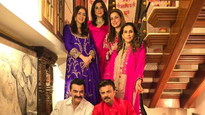 Maheep Kapoor gave a glimpse of her Karwachauth celebrations with Bhavna Panday, Neelam Kothari, on her offiical Instagram page.